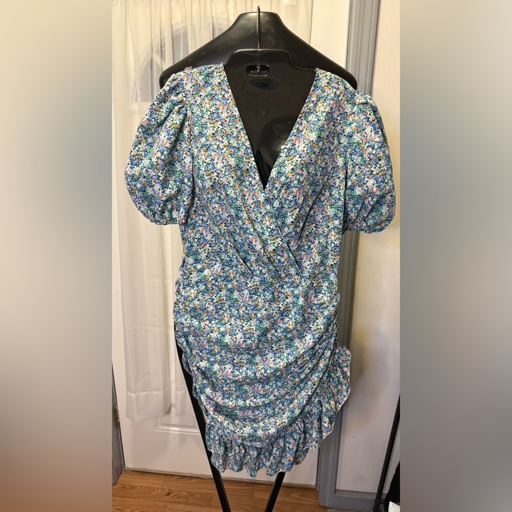 PrettyLittleThing Green and White Wrap Puff Sleeve Mini Dress